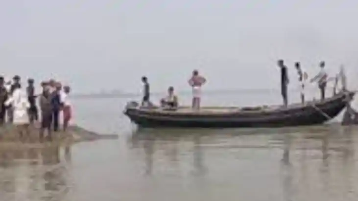 Strict action on river ghats DM orders ban on overloaded boa