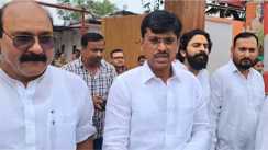 Bihar Politics : कैबिनेट विस्तार को लेकर अलर्ट मोड पर प्रशासन, बीजेपी दफ्तर पहुंचे डीएम-एसएसपी, पीएम के दौरे को लेकर अभेद्य होगी सुरक्षा व्यवस्था  