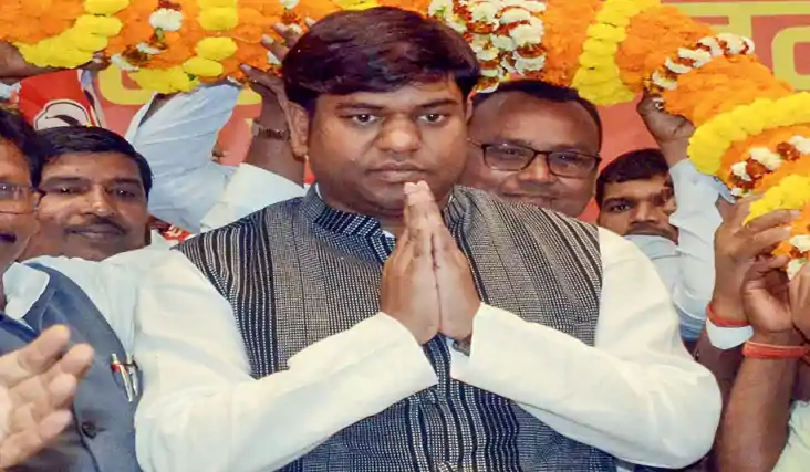 वीआईपी प्रमुख मुकेश सहनी ने लोगों से की मतदान करने की अपील, 