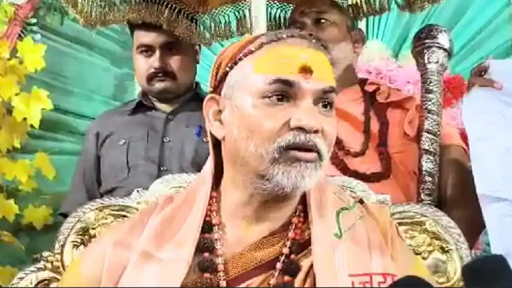 Bihar Politics : ओवैसी का भी साथ देने को तैयार हैं शंकराचार्
