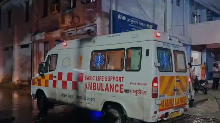 बीमार भाई से मिलने जा रहे युवक पर बाइक सवार बदमाशों ने किया 