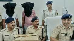 Bihar News : दाँव पड़ा उल्टा ! महिला पुलिसकर्मी से ऐंठे 10.83 लाख रूपये, ब्लैकमेलिंग का केस हुआ तो पति को फंसाने के लिए रची साजिश, दो भाई गिरफ्तार