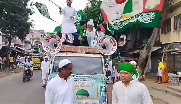 बिहार के विभिन्न जिलों में हर्षोल्लास के साथ मनाई गई ईद मिला बिहार के विभिन्न जिलों में हर्षोल्लास के साथ मनाई गई ईद मिला