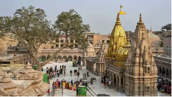 काशी विश्वनाथ मंदिर के पुजारियों को योगी सरकार ने दिया राज्य