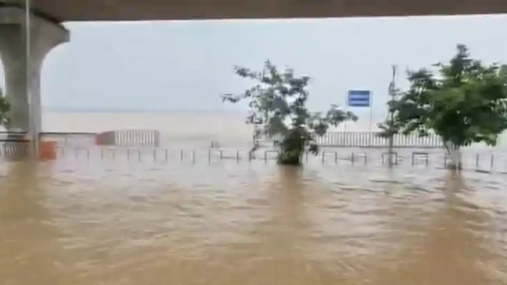 Gandhighat Ganga water