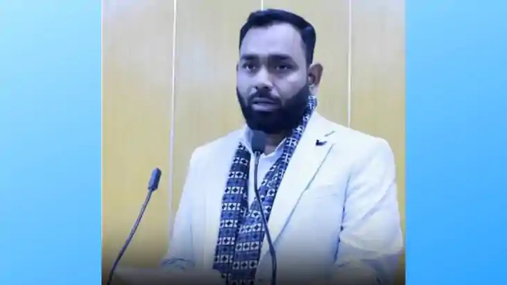 डीएम की बड़ी कार्रवाई: काम में लापरवाही बरतने पर 26 सीओ और र