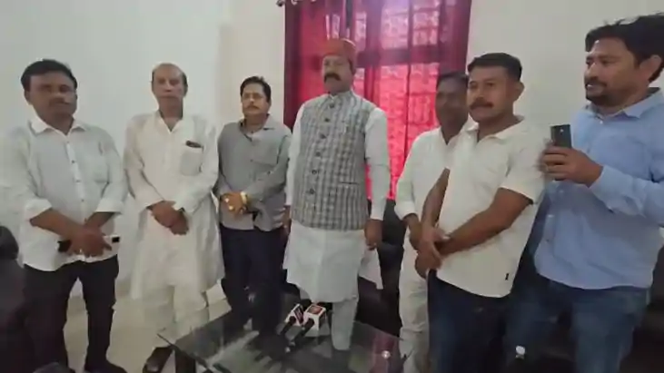 'री-एडमिशन की आड़ में हो रही वसूली, क्योंकि मालिक तो खुद विध