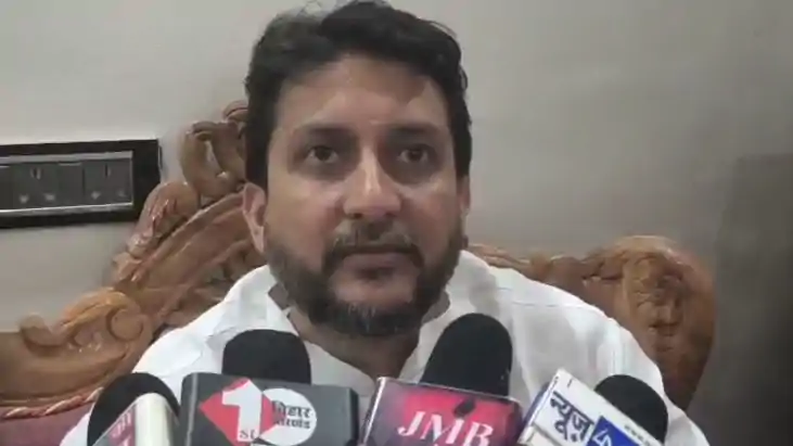 देश में कहीं लोकतंत्र खतरे में है तो वो है बंगाल: ऋतुराज सिन