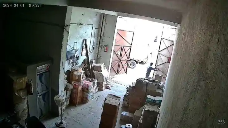 पटना में 'फिल्मी' अंदाज में 50 लाख की डकैती: ताला बदलकर दिनद