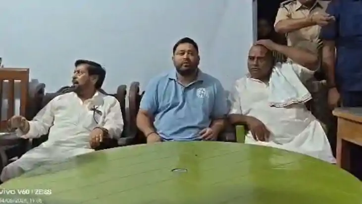  झारखंड से लौटते ही नवादा पहुंचे तेजस्वी यादव, राजवल्लभ प्रस