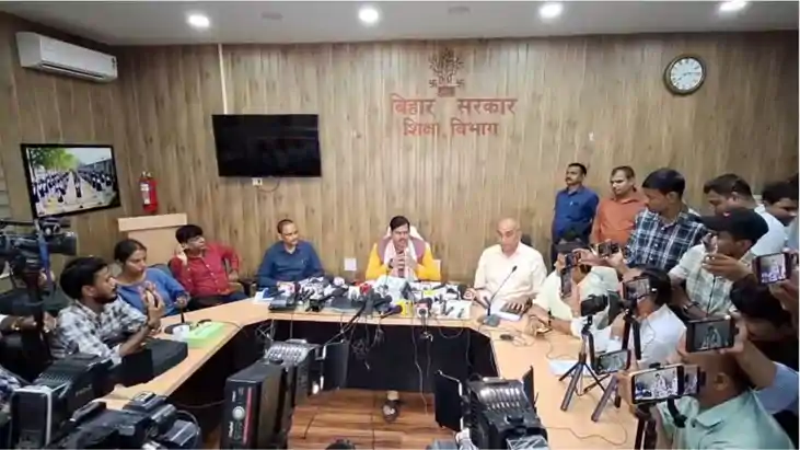 शिक्षा मंत्री का बड़ा एलान : शनिवार को विद्यालयों में रहेगा 