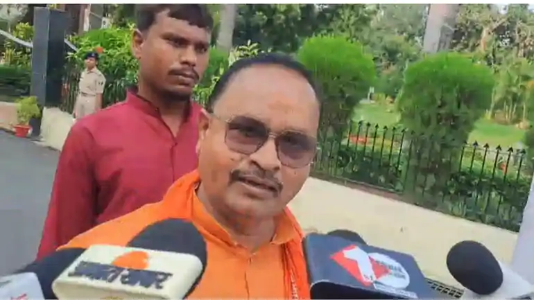 Bihar Politics : 'मरवा देगा सम्राट चौधरी हमको, मत बोलवाइए'--जदयू के पूर्व विधायक गोपाल मंडल ने फिर दिया विवादित बयान