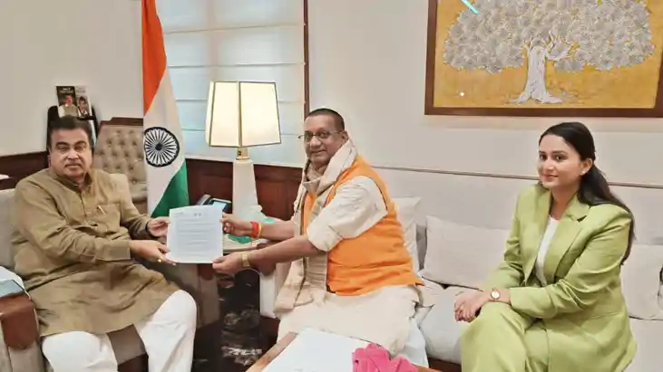 बिहार की सड़क परियोजनाओं को लेकर नितिन गडकरी से मिले पथ निर्