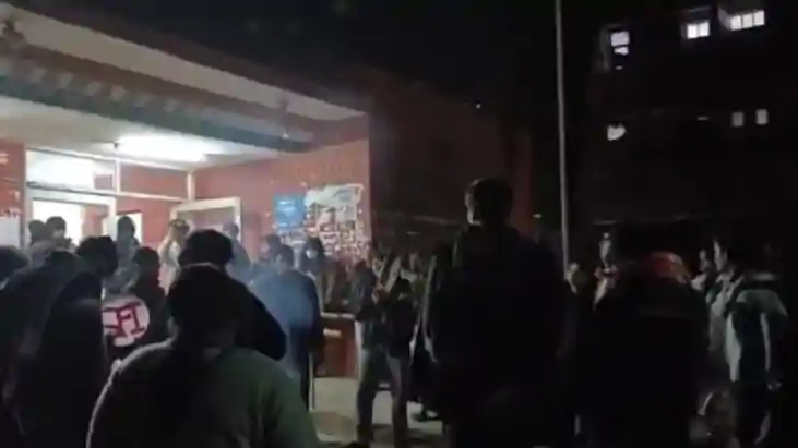 JNU में ' मोदी-शाह की कब्र खुदेगी' वाले नारों पर महासंग्राम: