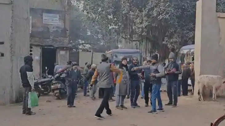 Bihar News: नक्सलियों के गढ़ में पहली बार पहुंची सरकारी बस, 