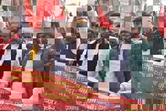 बुलडोज़र राज के खिलाफ 'लाल' झंडा बुलंद: बिना बसाए उजाड़ा तो ईंट से ईंट बजा देंगे—विधायक की दोटूक चेतावनी