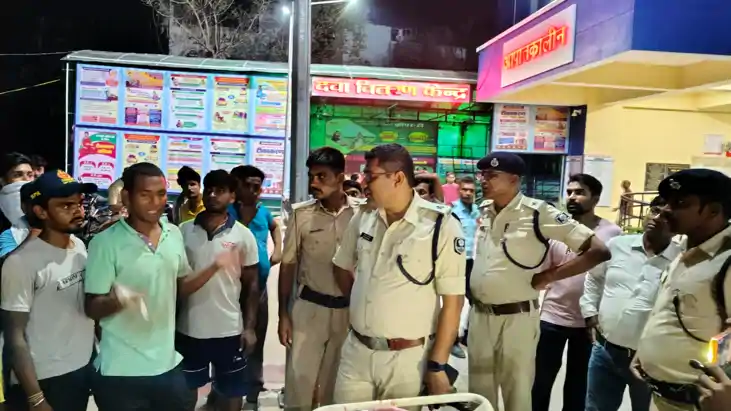 Bihar Crime News : बच्चों के विवाद में दबंगों ने युवक और युव Bihar Crime News : बच्चों के विवाद में दबंगों ने युवक और युव