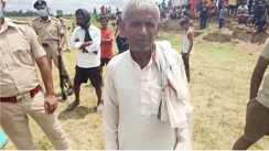 नदी में बालू के नीचे दबी मिली विवाहिता की लाश, कुत्तों के बालू नोचने पर हुआ खुलासा
