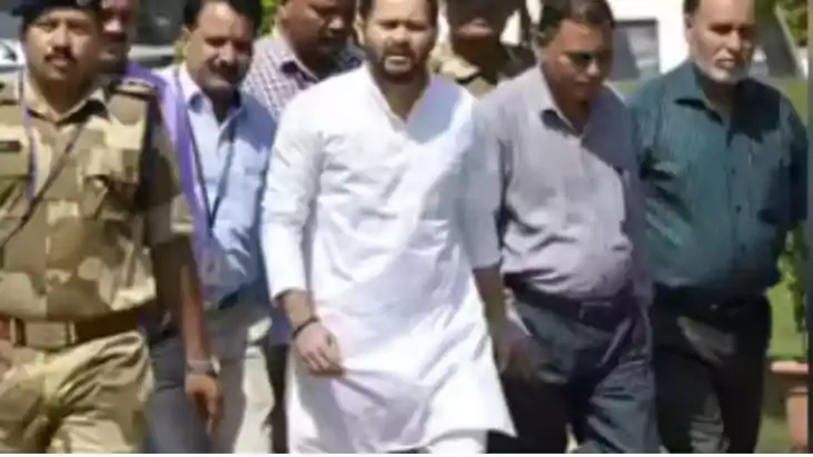 Tejashwi Returns Y Security Amid Lalu Family Security Row