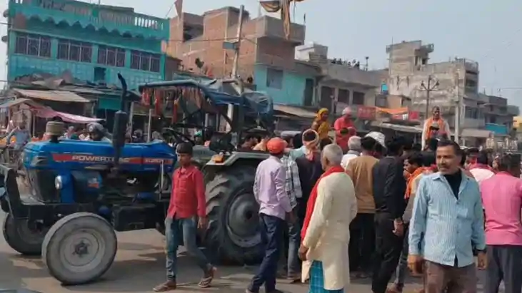 सिलेंडर विस्फोट में घायल महिला की मौत के बाद एनएच 727 पर प्र