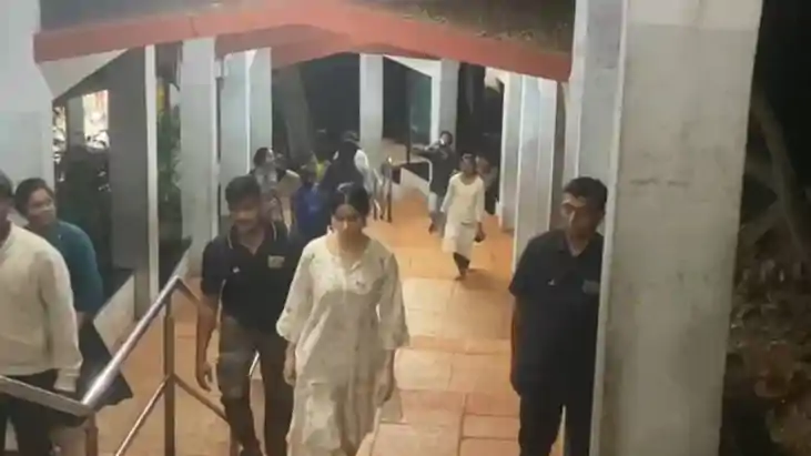 तिरुपति में भक्ति और सादगी का संगम - वीआईपी दर्शन नहीं, अपने