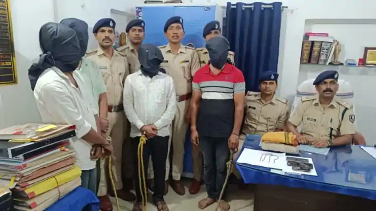 पटना में शिक्षक दंपति से लूटकांड का चंद घंटों में खुलासा, चा
