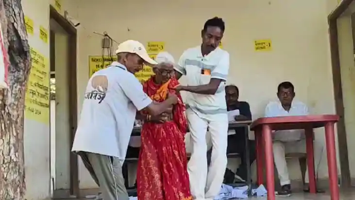 Bihar Election 2025 : नक्सलियों का खौफ खत्म ! मुंगेर के 7 गा