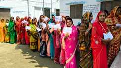 Bihar Election 2025 : बिहार चुनाव के फर्स्ट फेज में वोटिंग का बना रिकॉर्ड, जानिए किसकी डूबेगी नैय्या किसका होगा बेड़ा पार, राजनीतिक दलों की बढ़ी बेचैनी 