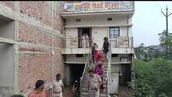 गेस्ट हाउस में पुलिस की छापेमारी : 9 युवतियों समेत 15 हिरासत में, मचा हड़कंप