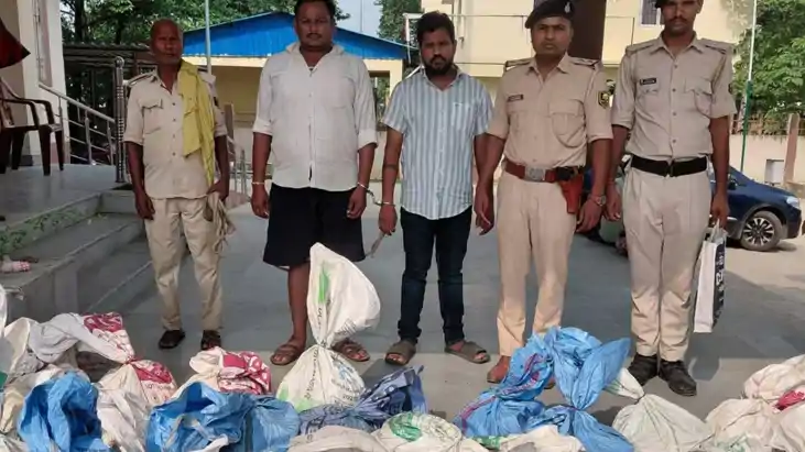 Bihar News : भोजपुर पुलिस ने 29 बोरियों में भरे पांच रुपये क