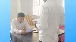 पिपरा के रामनगर में सहयोग शिविर का डीएम ने किया औचक निरीक्षण, नागरिकों से किए सीधा संवाद  
