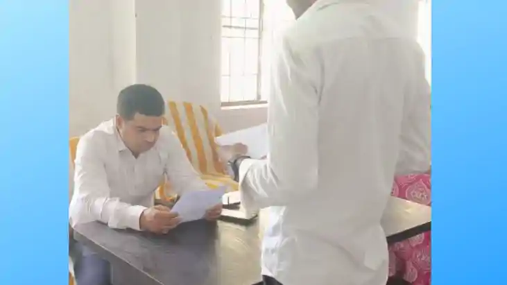 पिपरा के रामनगर में सहयोग शिविर का डीएम ने किया औचक निरीक्षण