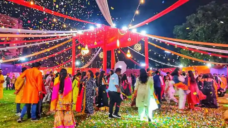 Bihar News : बक्सर में आयोजित डांडिया नाइट में अश्लील गानों 
