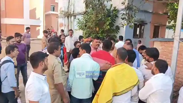 Bihar Crime:दहेज विवाद की भेंट चढ़ी विवाहिता, बेरहमी से पिटा Bihar Crime:दहेज विवाद की भेंट चढ़ी विवाहिता, बेरहमी से पिटा
