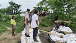 भागलपुर के बनमोत्तर बांध पर मंडराया बाढ़ का खतरा, जिला परिषद अध्यक्ष ने स्थल पर पहुंचकर लिया जायजा