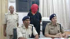 Bihar News : भभुआ से पकड़ाया साइबर फ्रॉड का मुख्य आरोपी, बैंक के खाते से 1.40 करोड़ का हुआ लेनदेन, 8 राज्यों से मिलीं शिकायतें 
