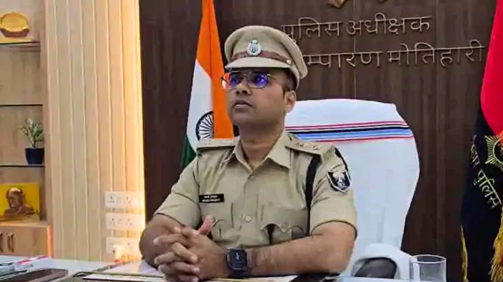 Bihar News : मोतीहारी में तस्कर को मोटी रकम लेकर छोड़ने वाला