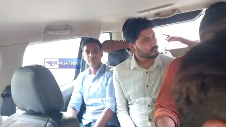Vaishali News : वैशाली में अंचल कर्मी 12 हज़ार रूपये रिश्वत ल