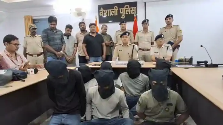 हाजीपुर पुलिस की बड़ी कार्रवाई: 6 लूट और गोलीबारी की घटनाओं 