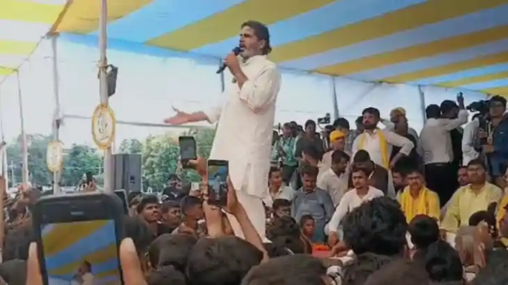 Bihar Politics : कैमूर में पीएम मोदी और सीएम नीतीश पर जमकर ब