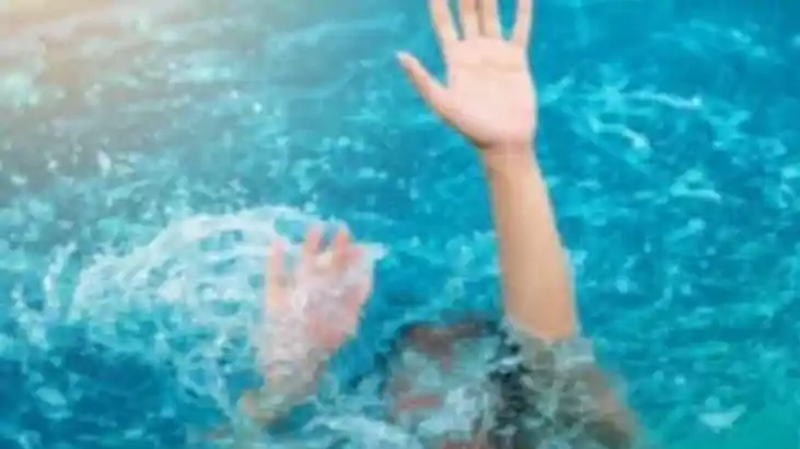 Mother Four Children Drown in Motihari Search On for Fifth