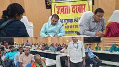 जिला जनता दरबार मे 80 मामलों की हुई सुनवाई, डीएम ने अधिकारियों को दिए त्वरित कार्रवाई के निर्देश
