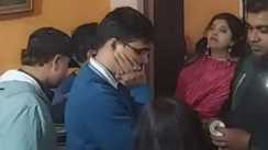 कांग्रेस नेत्री मोना पासवान के आवास पर विजिलेंस की छापेमारी, पति मिथिलेश रिश्वत लेते पकड़े गए, जानिए रिश्वत, रेड और सूटकेस वाला रहस्य!