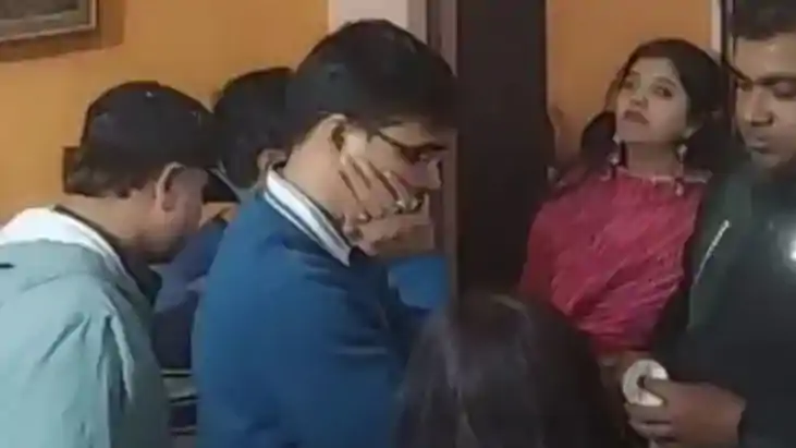 कांग्रेस नेत्री मोना पासवान के आवास पर विजिलेंस की छापेमारी,