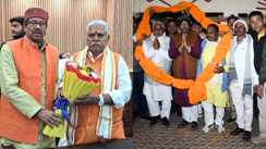 Bihar News : सोनपुर के बरबट्टा पहुंचे बिहार विधानसभा अध्यक्ष डॉ. प्रेम कुमार, भाजपा नेता ओम कुमार सिंह ने कार्यकर्ताओं के साथ मिलकर किया जोरदार स्वागत 