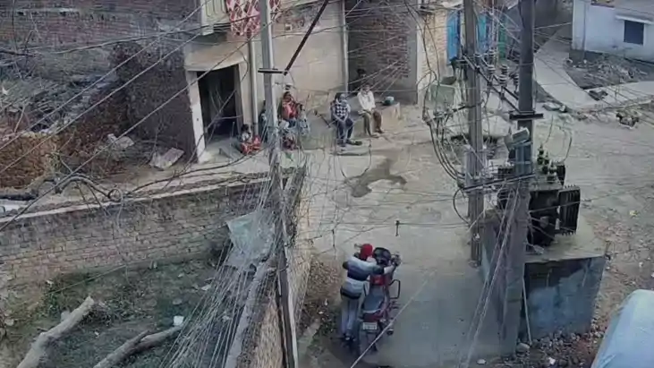 Naeada Bike stolen in broad daylight CCTV footage shows thie