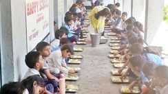 करोड़ों की 'थाली' का हिसाब गोल! 97 लाख बच्चों की थालियों के पैसे का नहीं मिला हिसाब, जवाब नहीं मिला तो नपेंगे अधिकारी, निदेशक का कड़ा फरमान