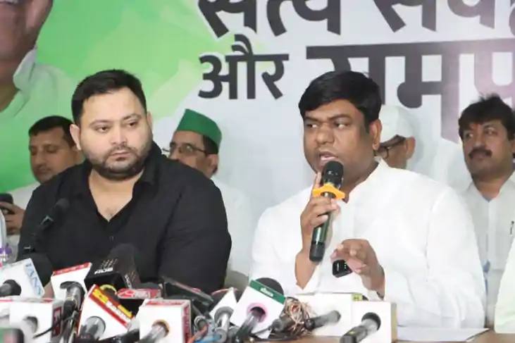 Bihar politics 2025 - बिहार मतदाता पुनरीक्षण में शिक्षकों को Bihar politics 2025 - बिहार मतदाता पुनरीक्षण में शिक्षकों को