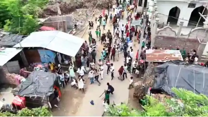 Bihar News : भागलपुर में ताजिया जुलूस के दौरान दो गुटों में Bihar News : भागलपुर में ताजिया जुलूस के दौरान दो गुटों में
