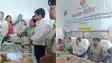 जिलाधिकारी ने हरिहरपट्टी सहयोग शिविर का किया औचक निरीक्षण, अग्निकांड पीड़ितों को बांटे चेक